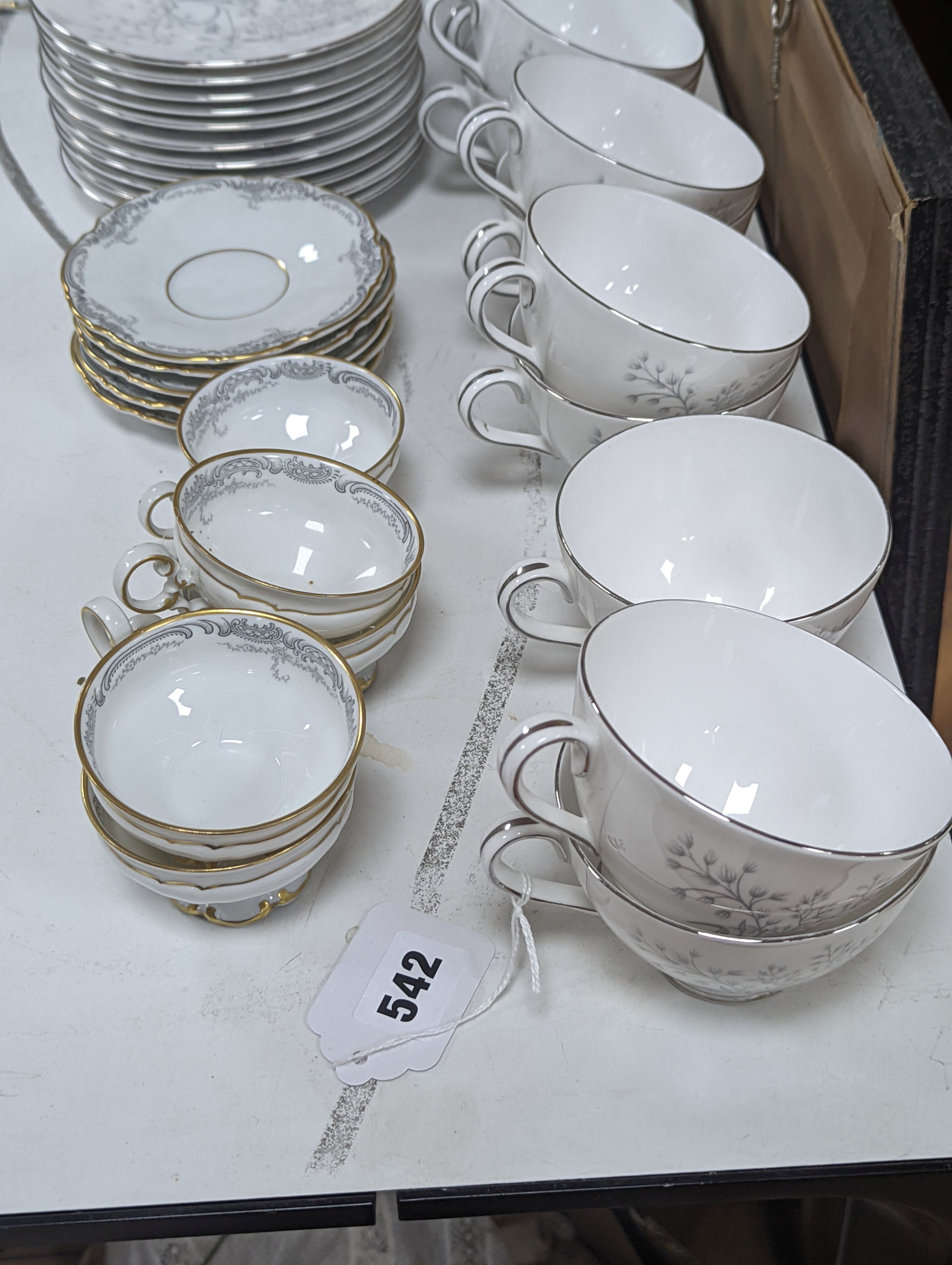 A Tuscan teaset and Hutschenreuther part service